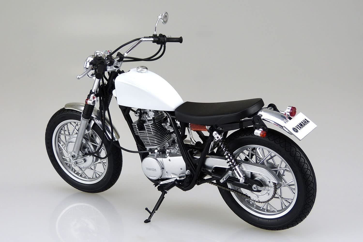 Aoshima Yamaha 1JR SR400S Limited Edition `95 w/Custom Parts - BanzaiHobby