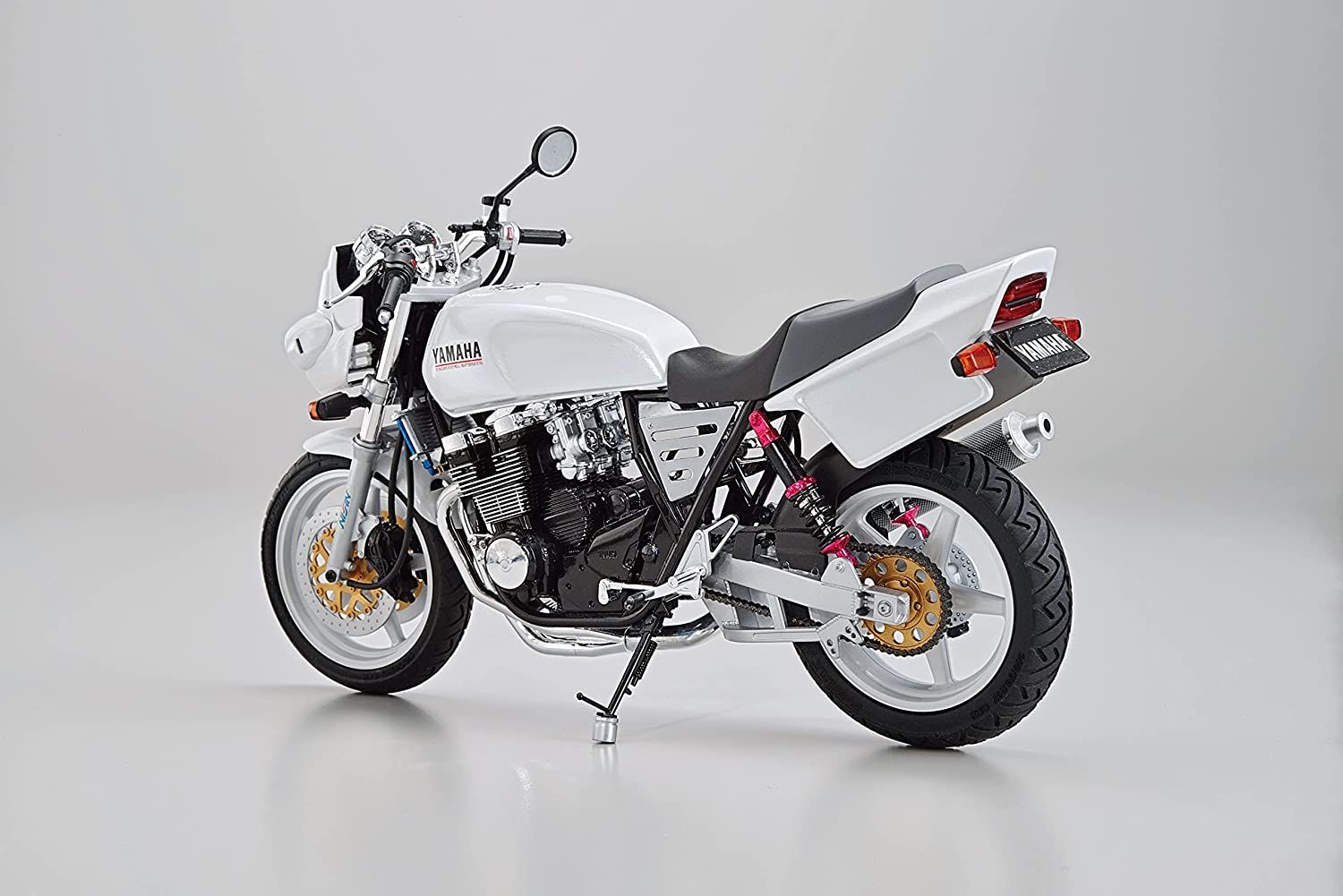 Aoshima Yamaha 4HM XJR400S `94 w/Custom Parts - BanzaiHobby