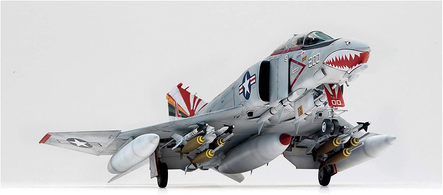 Doyusha F-4B Phantom II `FV-111 Sundowners` - BanzaiHobby