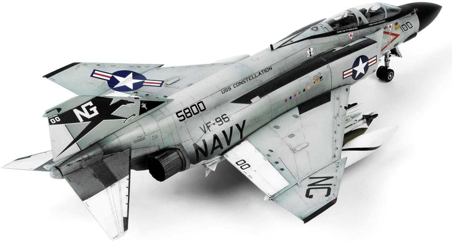 Doyusha US Navy F-4J Phantom II `Showtime100` - BanzaiHobby