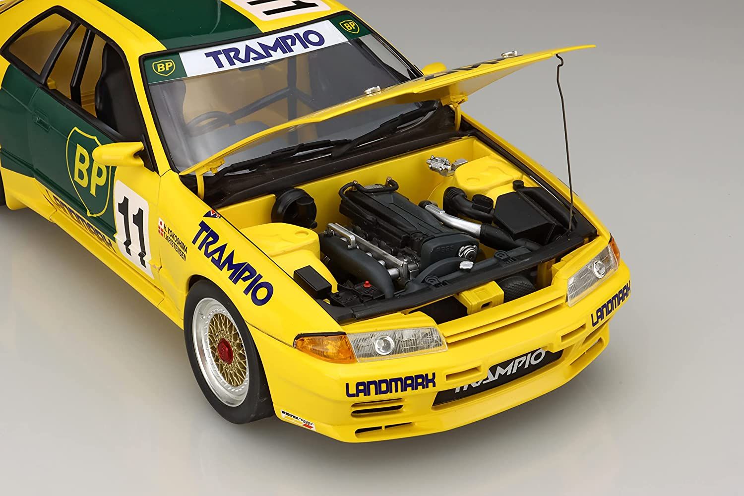 Fujimi BP Oil TRAMPIO GT-R - BanzaiHobby