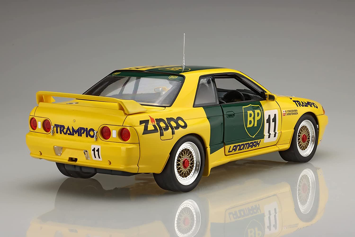 Fujimi BP Oil TRAMPIO GT-R - BanzaiHobby