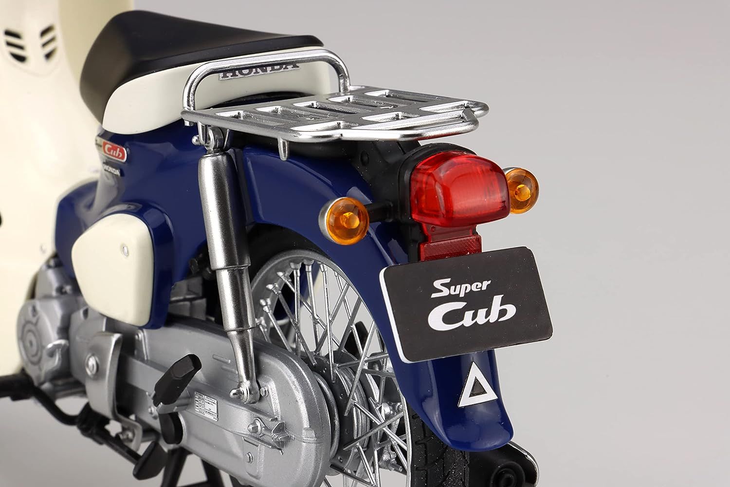Fujimi Honda Super Cub110 (Urbane Denim Blue Metallic) - BanzaiHobby