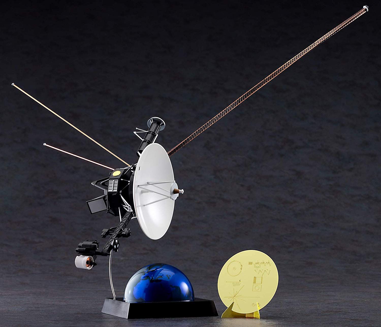 Hasegawa Unmanned Space Probe Voyager w/Golden Record Plate - BanzaiHobby