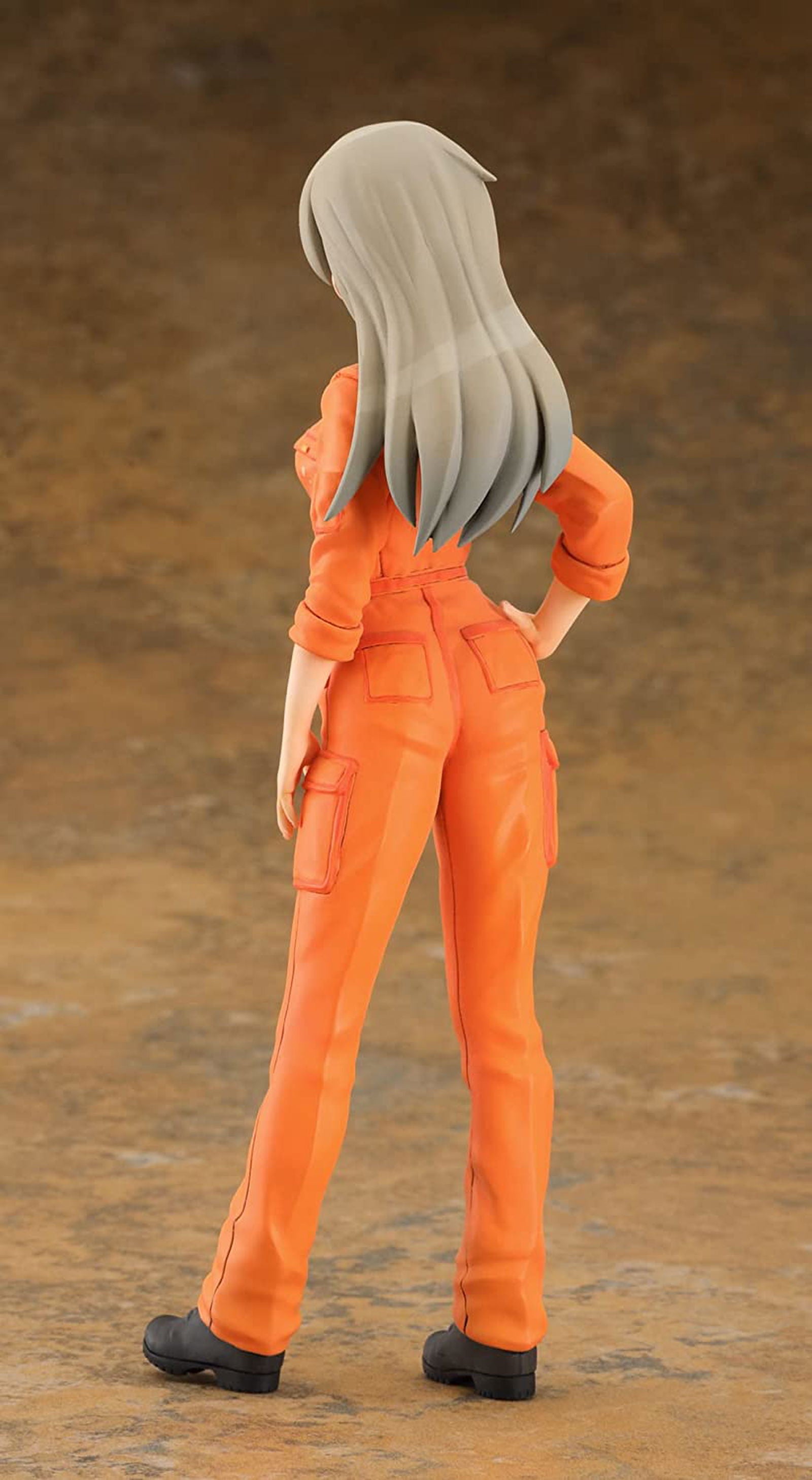 Hasegawa 12 Egg Girls Collection No.25 `Lucie McDonnell` (Jumpsuit) - BanzaiHobby