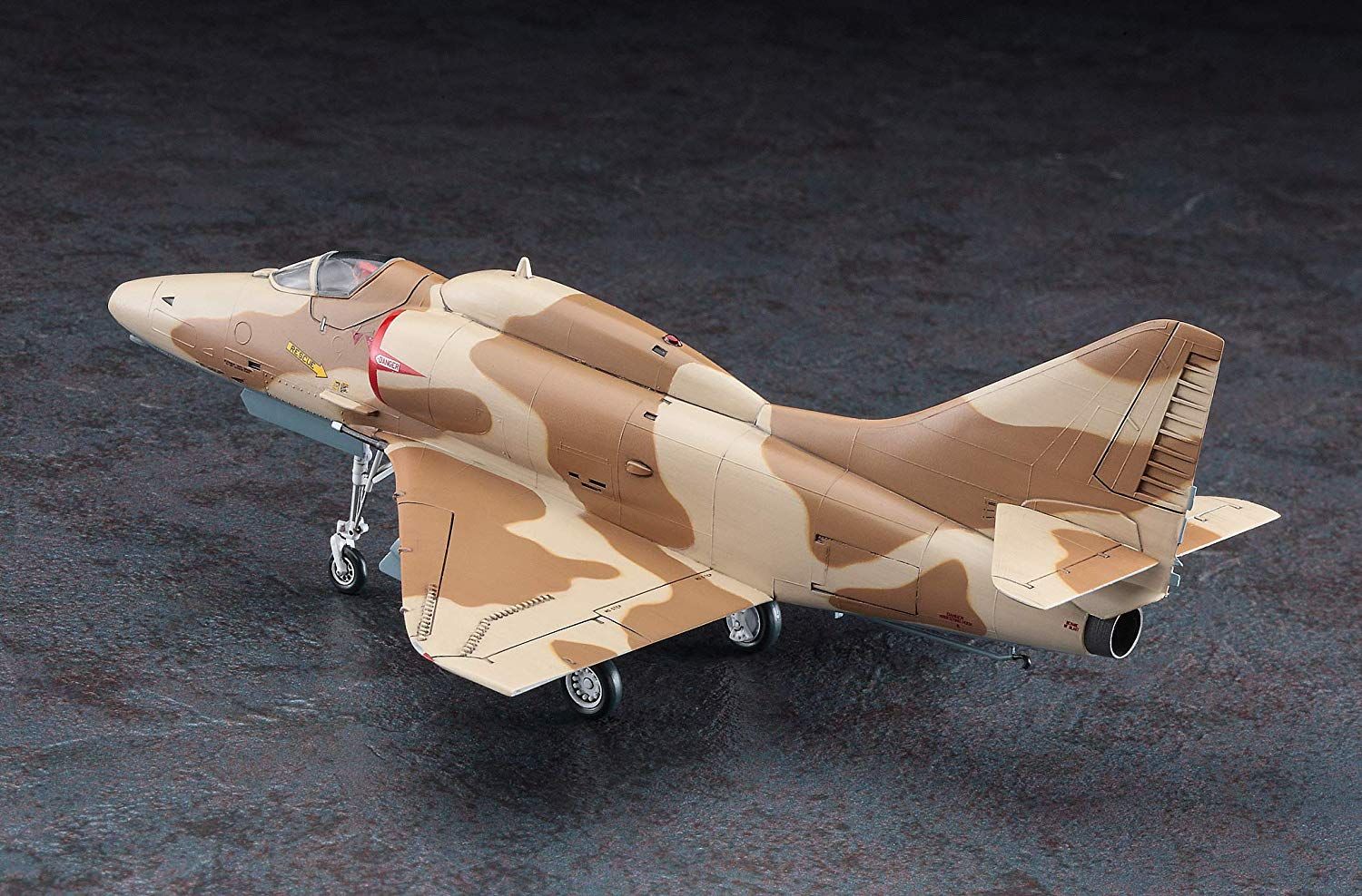 Hasegawa [Area88] A-4F Sky Hawk `Greg Gates` - BanzaiHobby