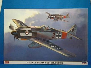 Hasegawa Focke Wulf Fw190A-7 `JG1 Stripe Nose` - BanzaiHobby