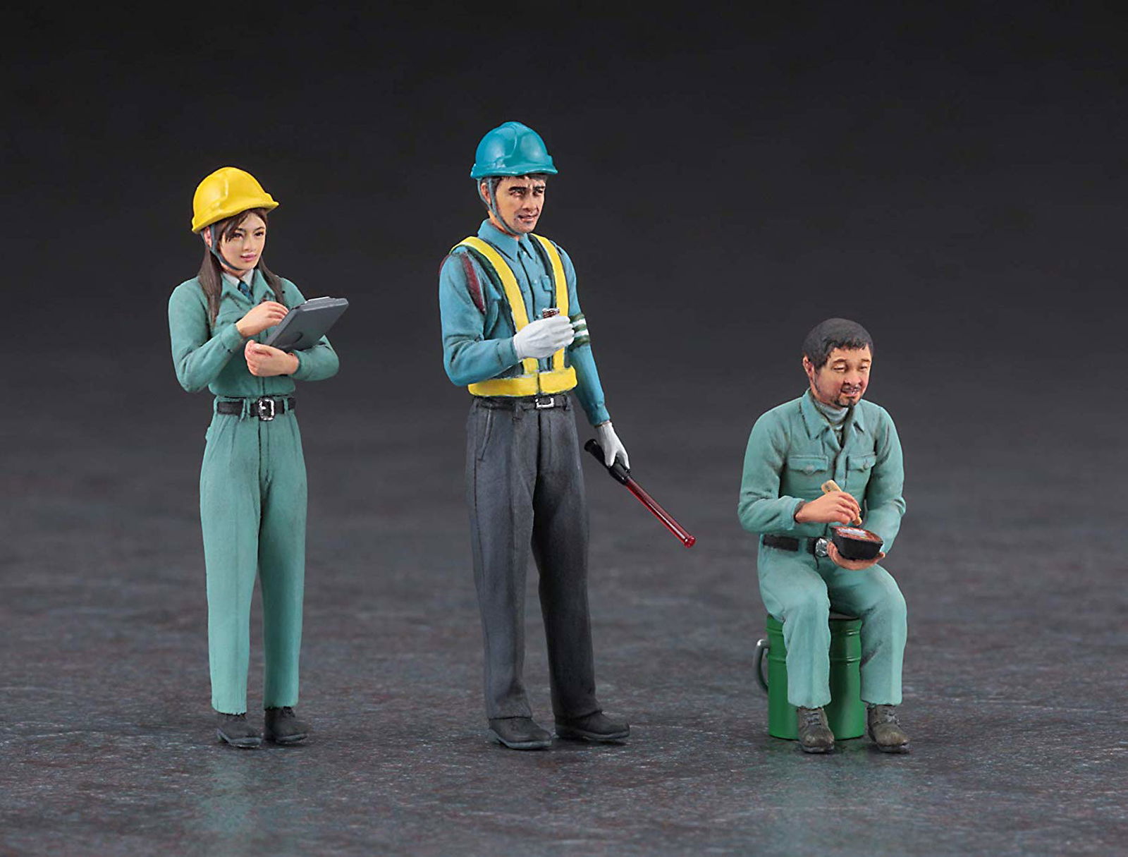 Hasegawa [PO AUG 2021] Construction Worker Set B (Break Figure x3 and Acc - BanzaiHobby