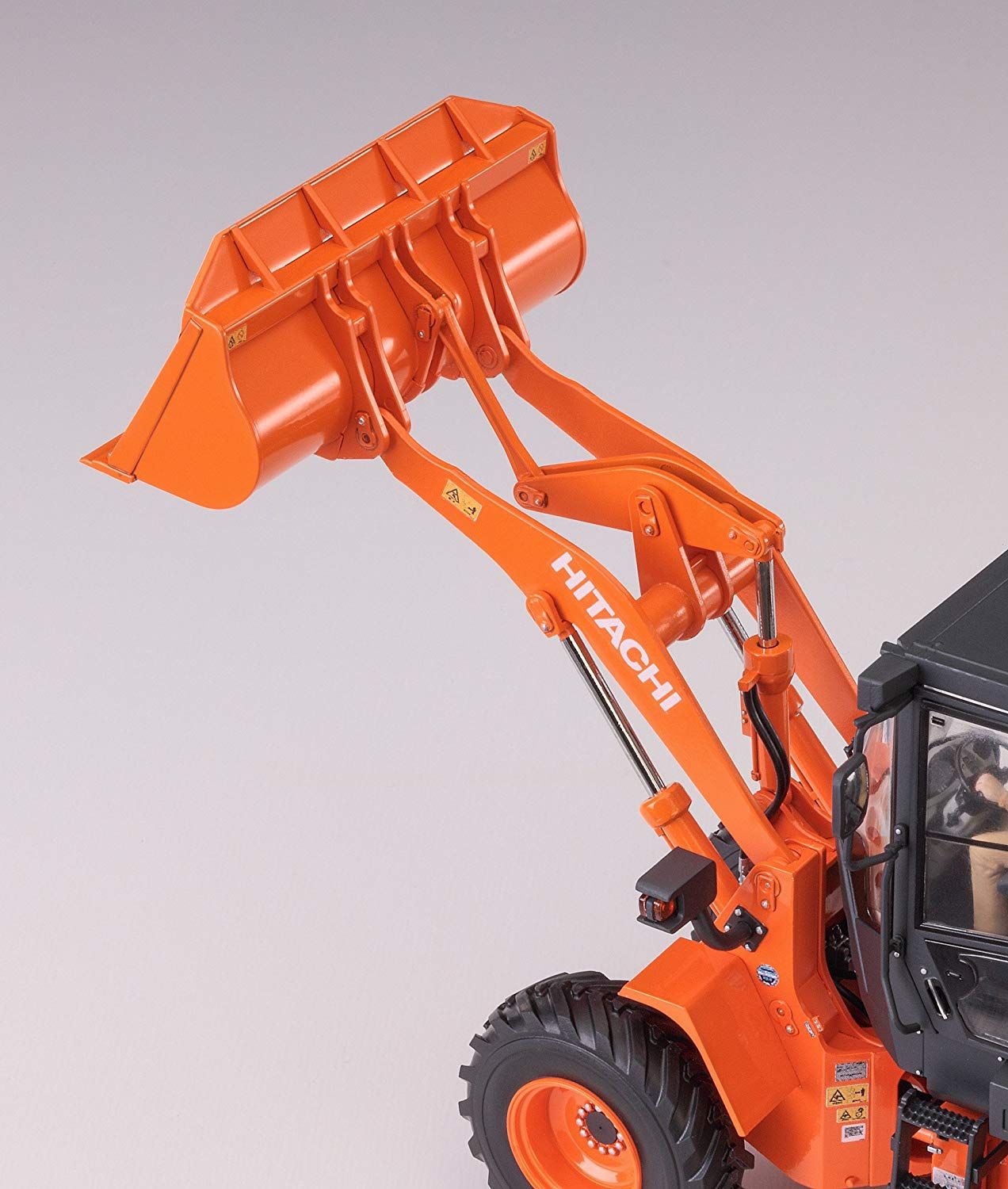 Hasegawa [PO JAN 2023] WM04 Hitachi Construction Machinery Wheel Loader - BanzaiHobby