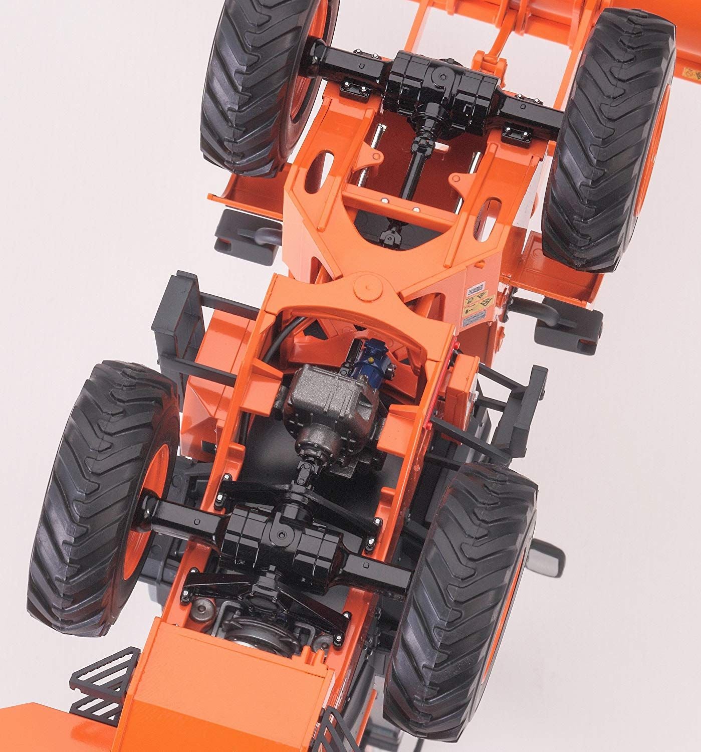 Hasegawa [PO JAN 2023] WM04 Hitachi Construction Machinery Wheel Loader - BanzaiHobby