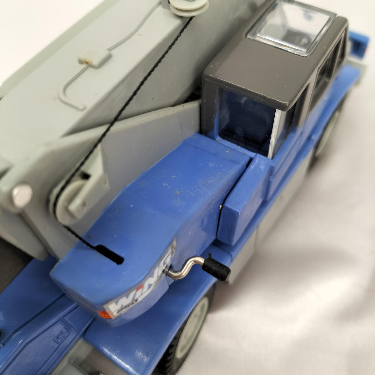 KOMATSU ROUGH TERRAIN CRANE WING 250 1/50 - Banzai Thrifting | BanzaiHobby
