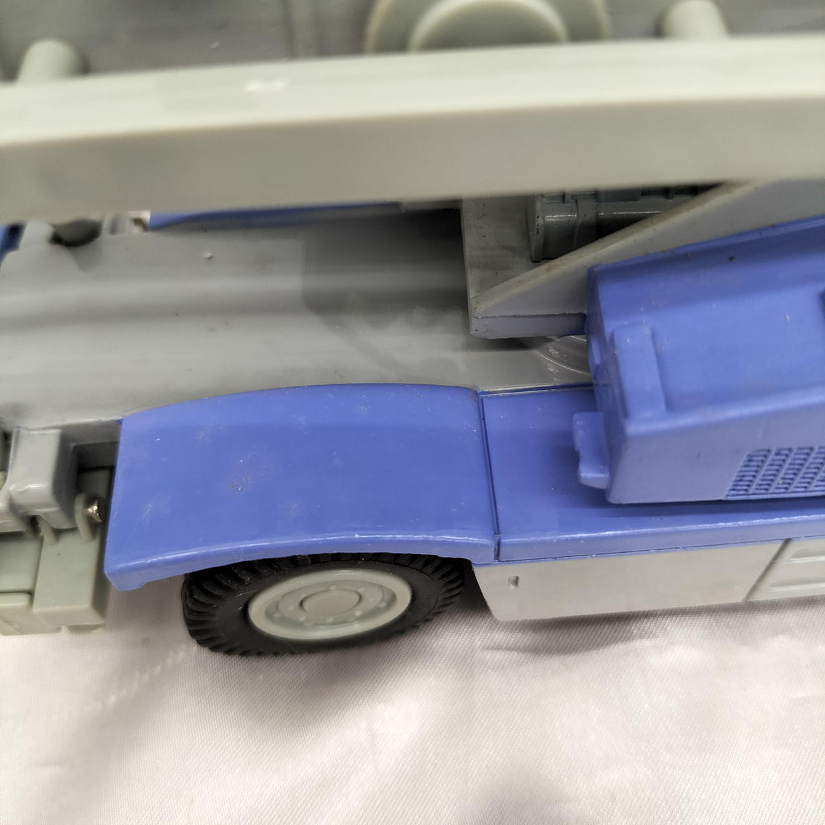 KOMATSU ROUGH TERRAIN CRANE WING 250 1/50 - Banzai Thrifting | BanzaiHobby