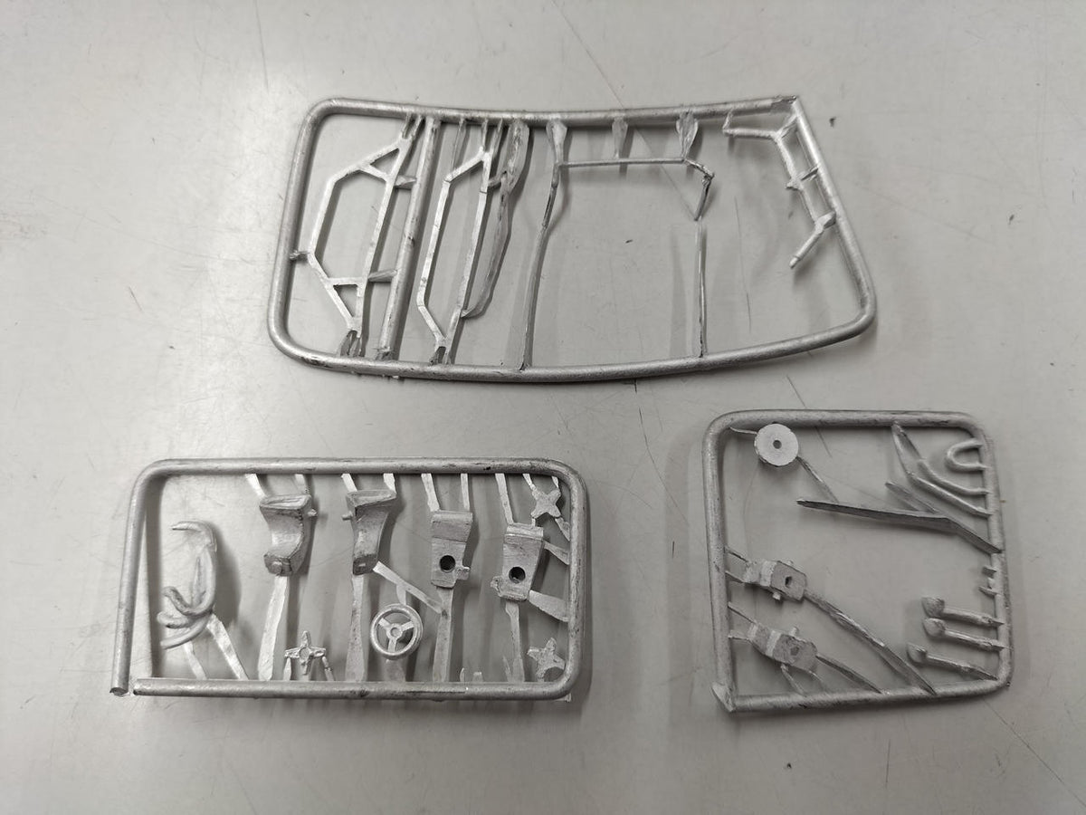 TENARIV Garage Kit (Resin) RENAULT RS01 SILVERSTONE 77 - Banzai Thrifting | BanzaiHobby