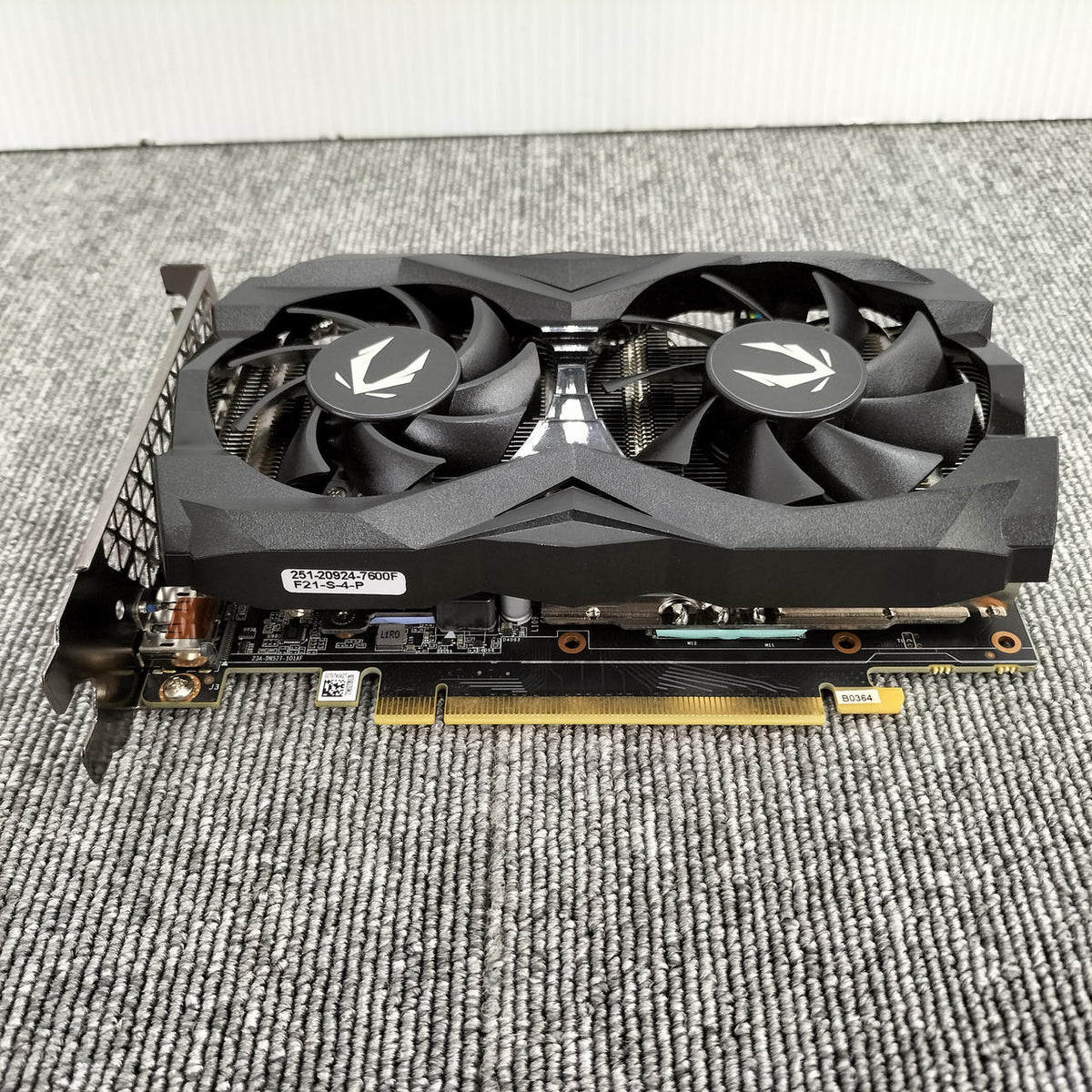 ZOTAC [FF Bench Completed] ZOTAC ZT-T16620H-10B ZT-T16620H-10B
