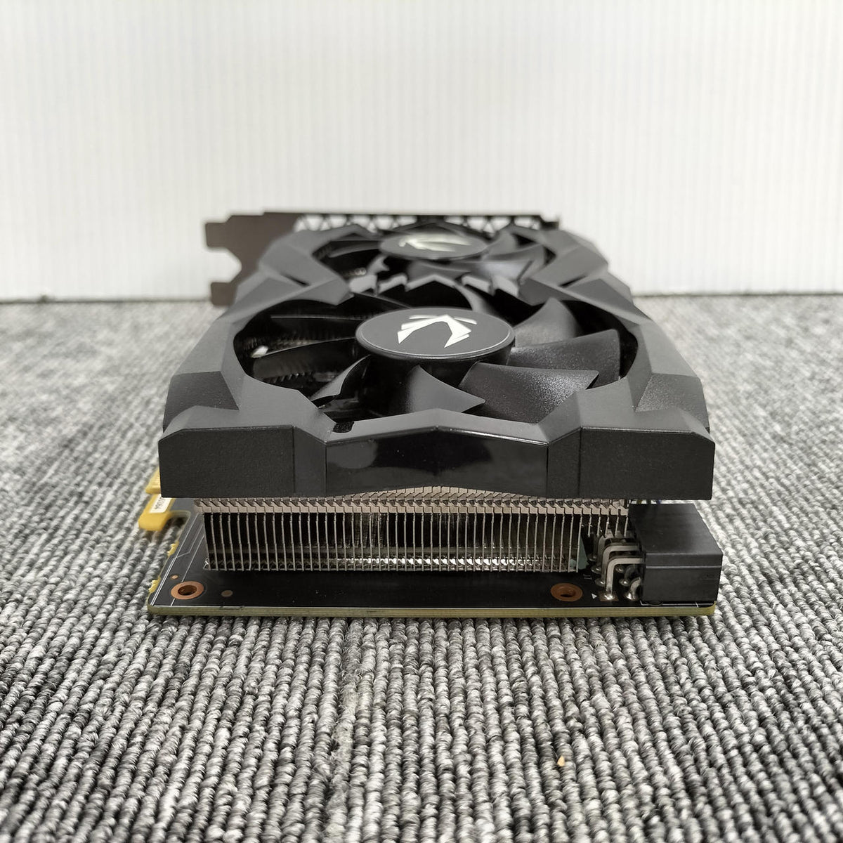 ZOTAC [FF Bench Completed] ZOTAC ZT-T16620H-10B ZT-T16620H-10B