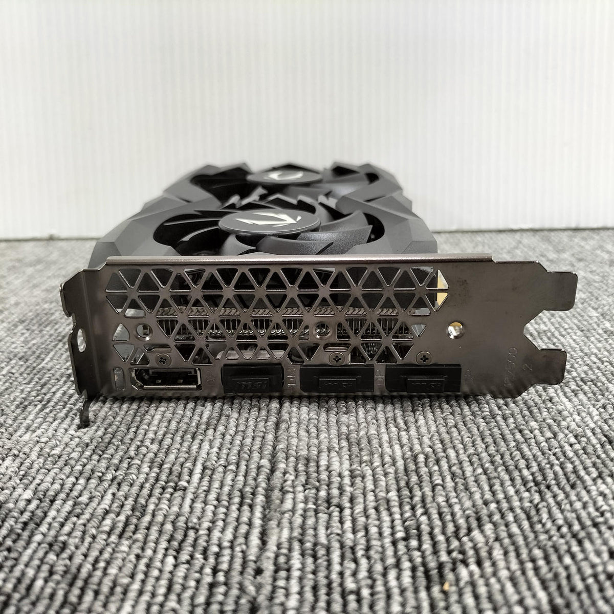 ZOTAC [FF Bench Completed] ZOTAC ZT-T16620H-10B ZT-T16620H-10B