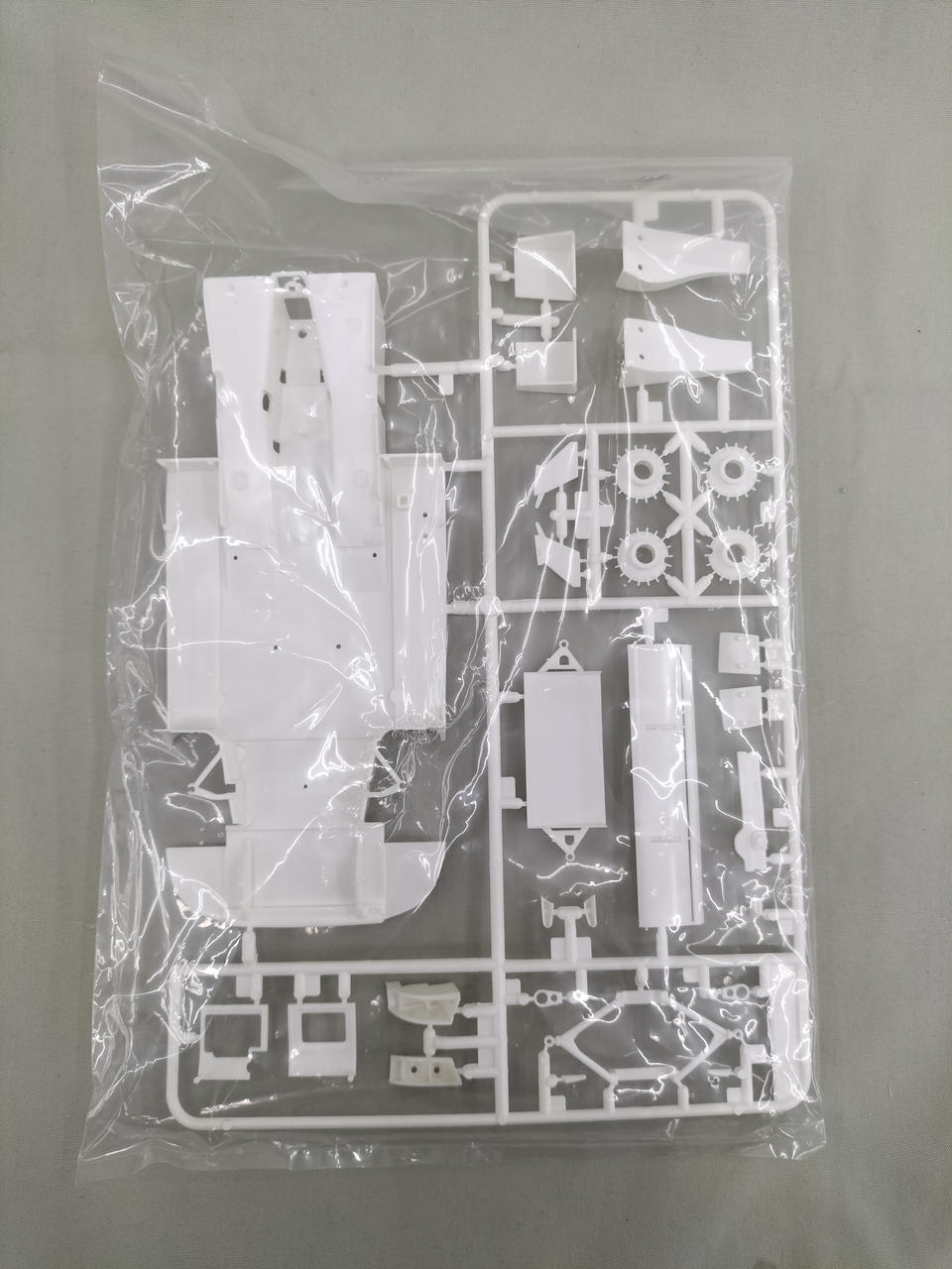 TAMIYA Toyota TOM'S 84C Full Display Model Sports Car Series No.289 - Banzai Thrifting | BanzaiHobby