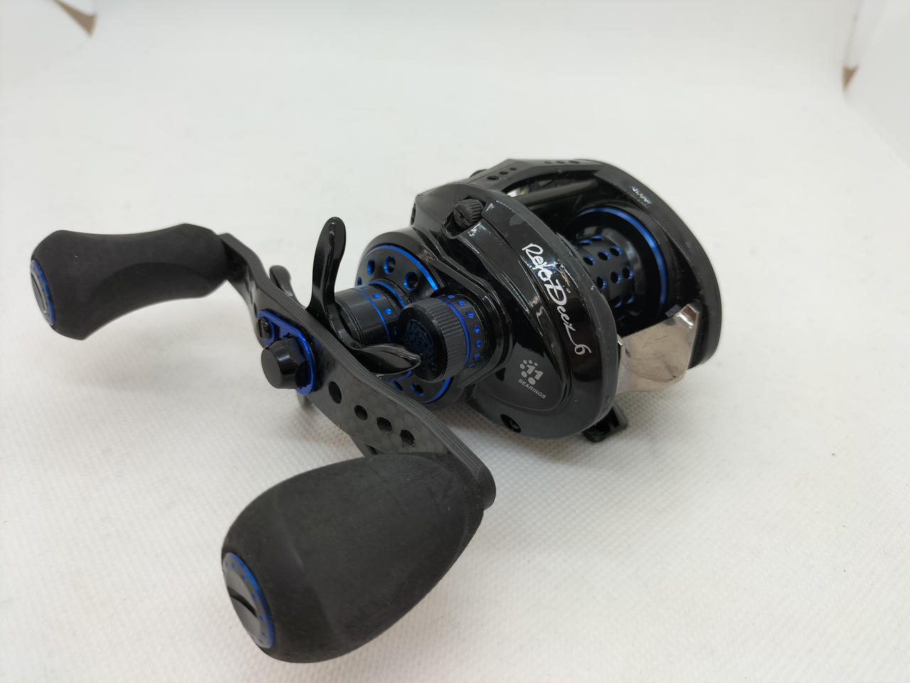 ABUGARCIA Baitcasting reel REVO DEEZ6-L – BanzaiHobby