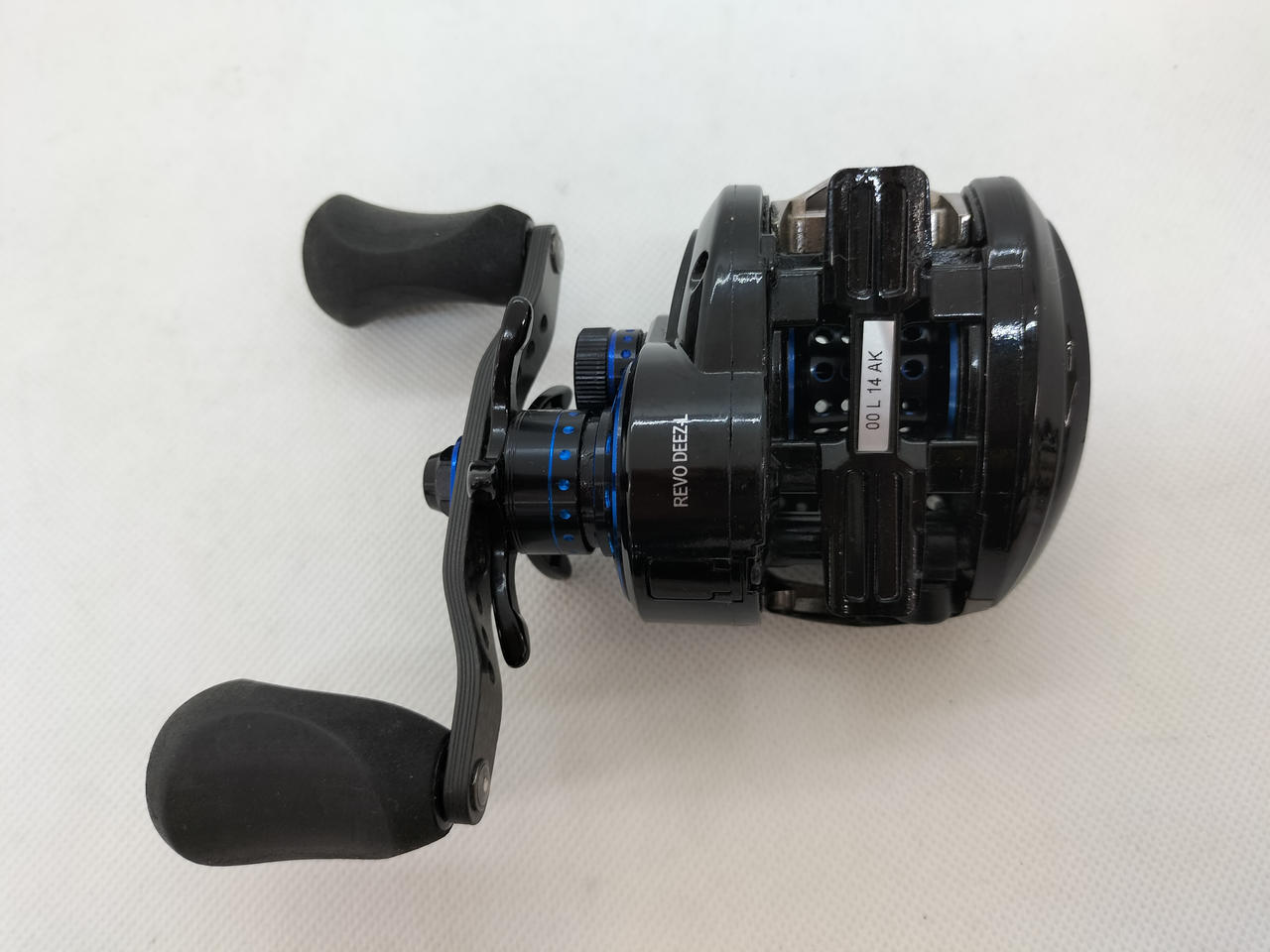 ABUGARCIA Baitcasting reel REVO DEEZ6-L – BanzaiHobby