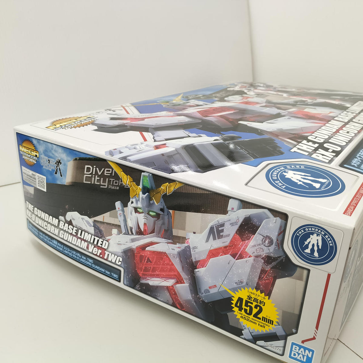 BANDAI SPIRITS Mega Size Model Unicorn VER. TWC Gundam Base Limited