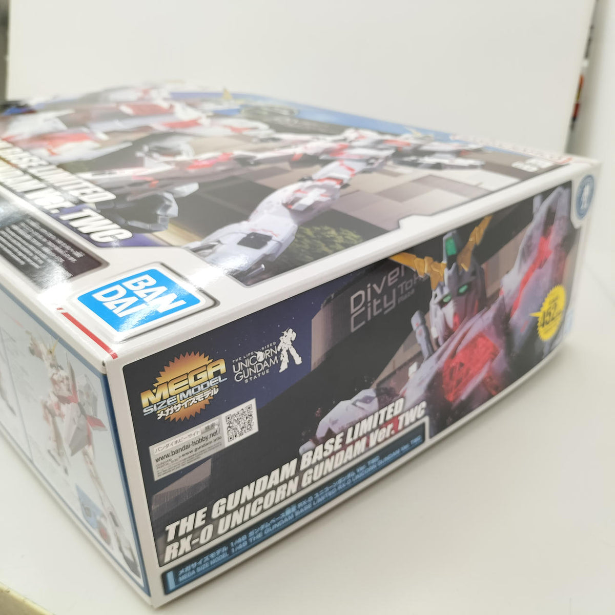 BANDAI SPIRITS Mega Size Model Unicorn VER. TWC Gundam Base Limited