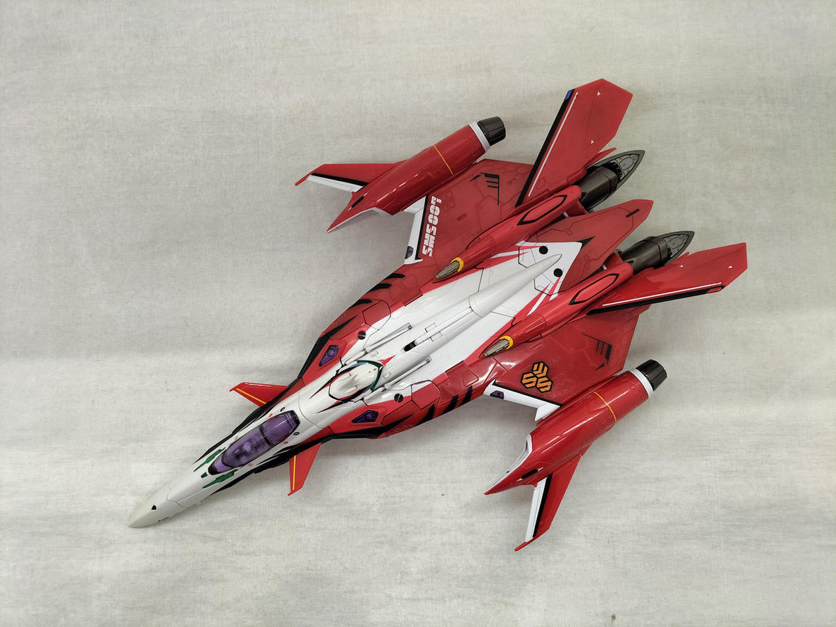 BANDAI DX Chogokin YF-29 Durandal Valkyrie〈Saotome Alto's Unit〉