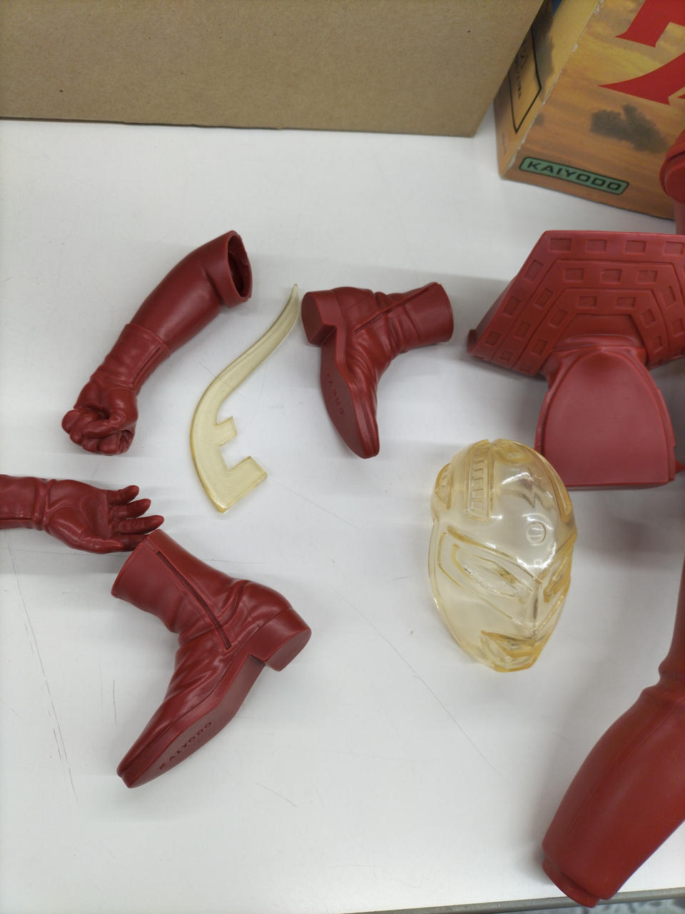 Kaiyodo Ultraseven Mega Soft Vinyl Collection NO.3 Ultraseven - Banzai Thrifting | BanzaiHobby