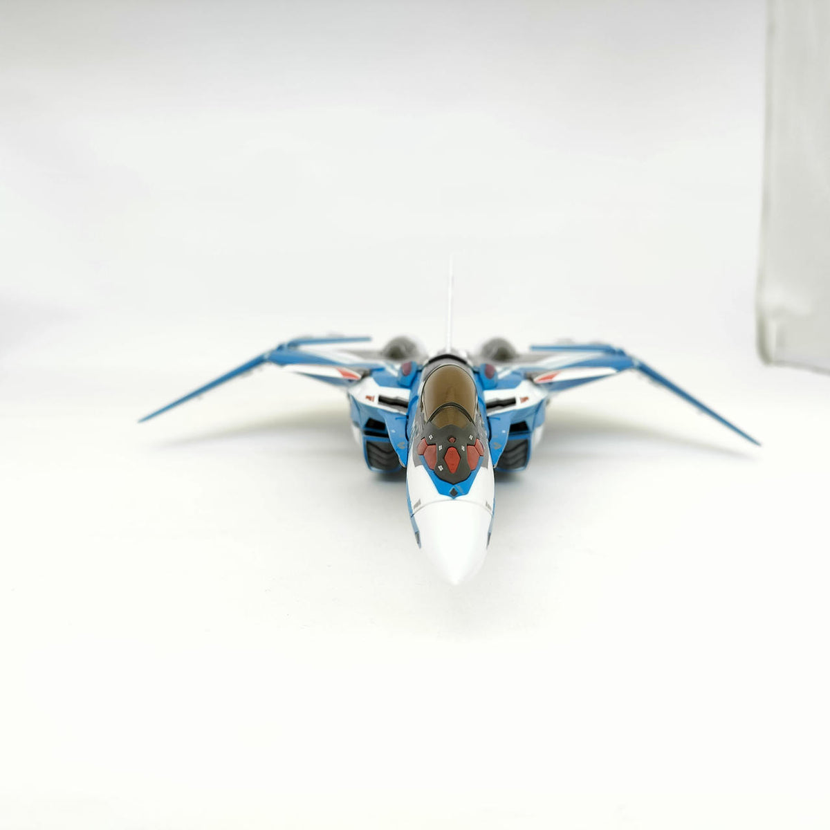 Bandai DX Chogokin VF-31J Siegfried (Hayate Immelmann's Unit)