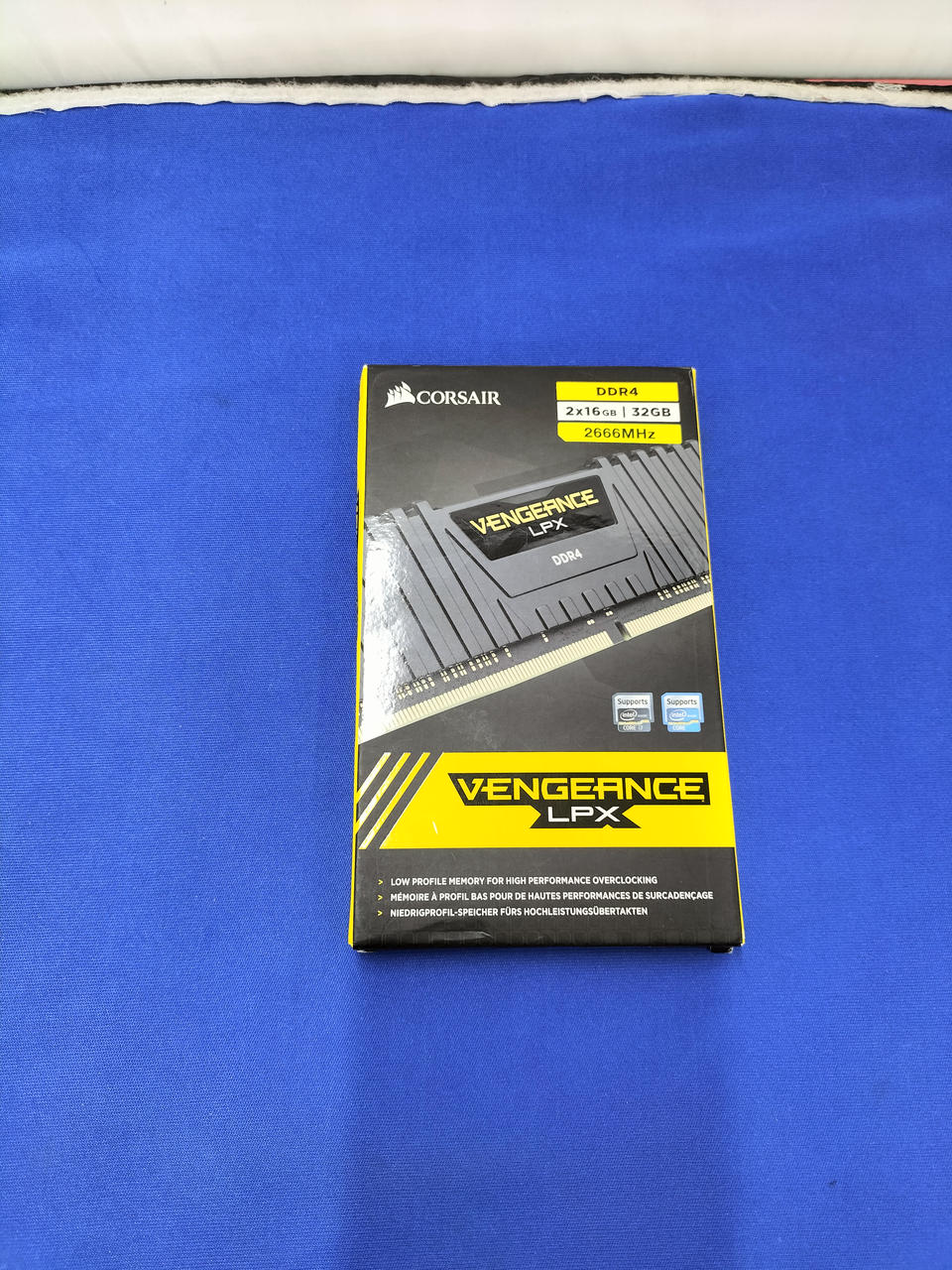 CORSAIR Memory CMK32GX4M2A2666C16