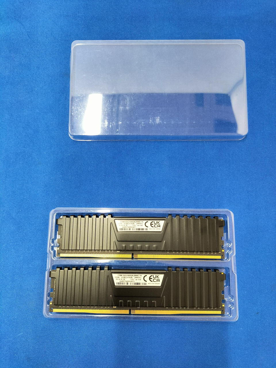 CORSAIR Memory CMK32GX4M2A2666C16