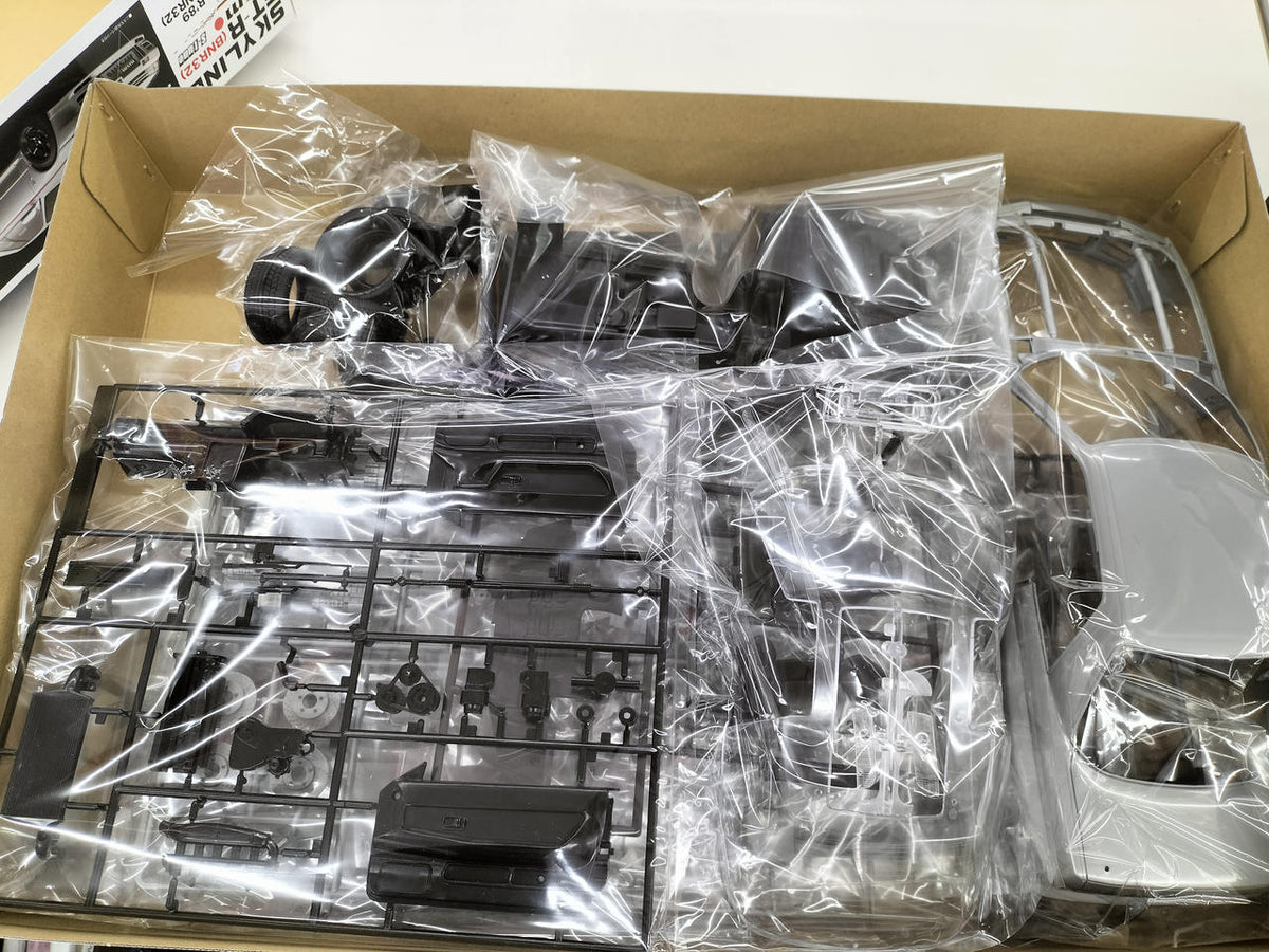 Fujimi Model AXES Series 1/12 Skyline GT-R89 NISMO S Chain BNR32 - Banzai Thrifting | BanzaiHobby