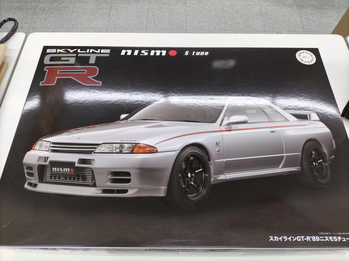 Fujimi Model AXES Series 1/12 Skyline GT-R89 NISMO S Chain BNR32 - Banzai Thrifting | BanzaiHobby
