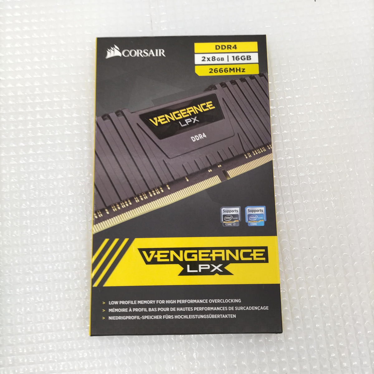 CORSAIR Memory CMK16GX4M2A2666C16