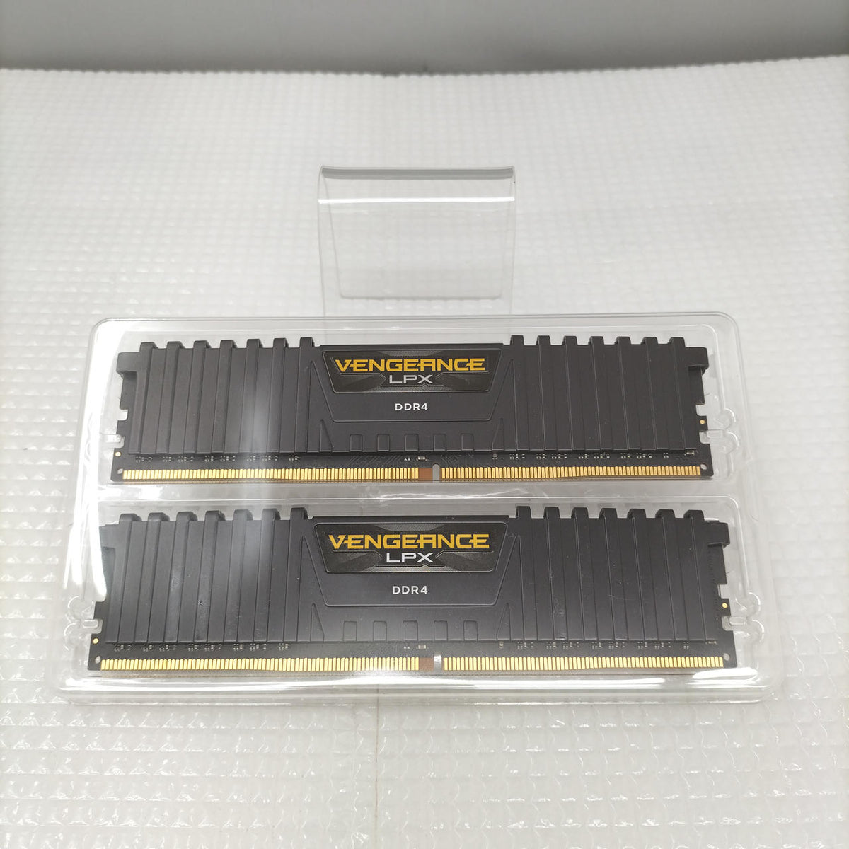 CORSAIR Memory CMK16GX4M2A2666C16