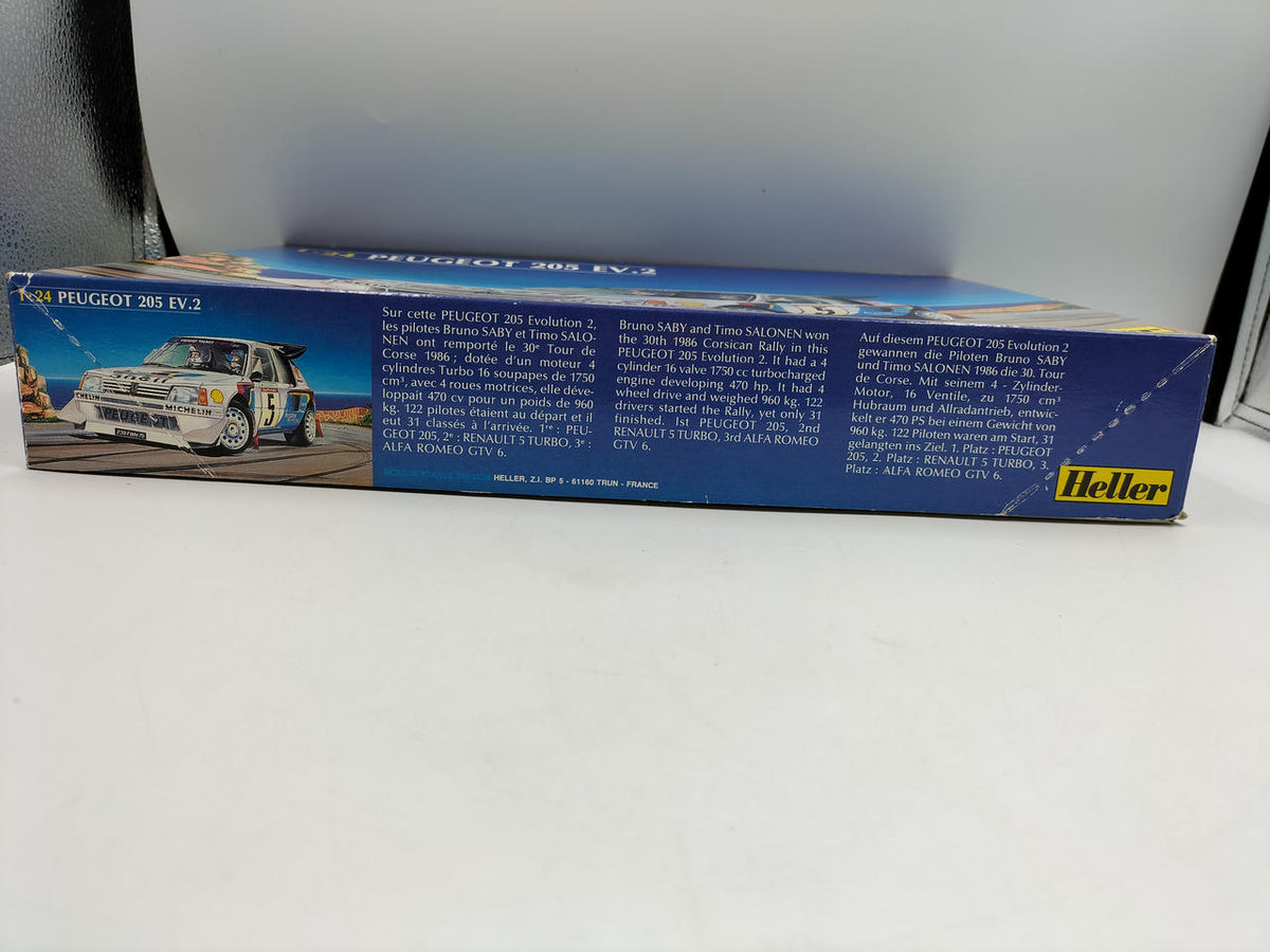 HELLER 1/24 Scale PEUGEOT 205 EV.2