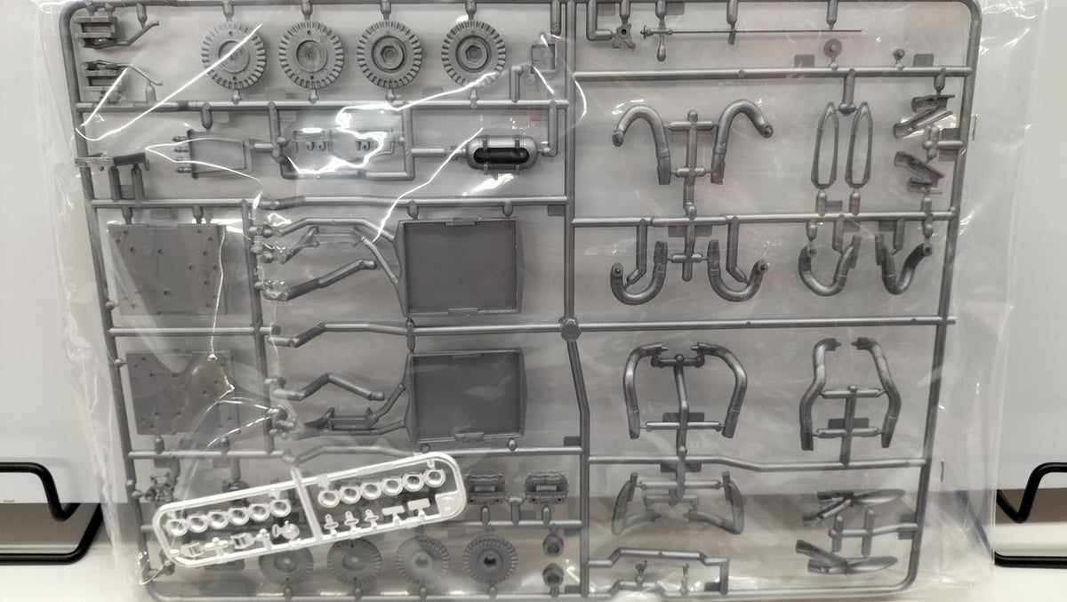 Tamiya 1/12 Plastic Model McLaren MP4/6 Honda