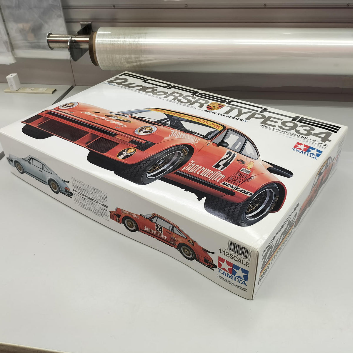 TAMIYA Porsche Turbo RSR (934 Racing) 1/12 Big Scale Model Series - Banzai Thrifting | BanzaiHobby
