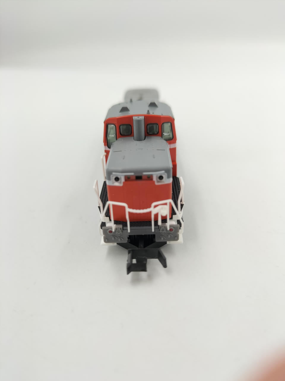 TOMIX N Gauge 1/150 DE10-1000 Class Diesel Locomotive - Banzai Thrifting | BanzaiHobby