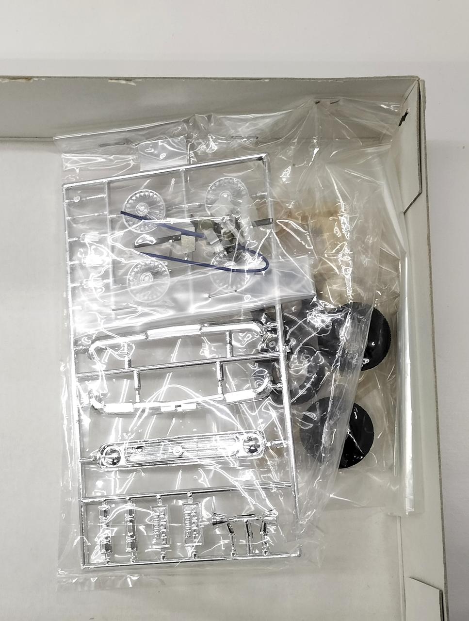 Tomei Powered 1/24 Scale Plastic Model Maruzen Technica Sunny 1970 - Banzai Thrifting | BanzaiHobby