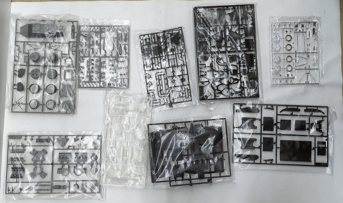 Tamiya Plastic Model Team Lotus Type 72D 1972 - Banzai Thrifting | BanzaiHobby