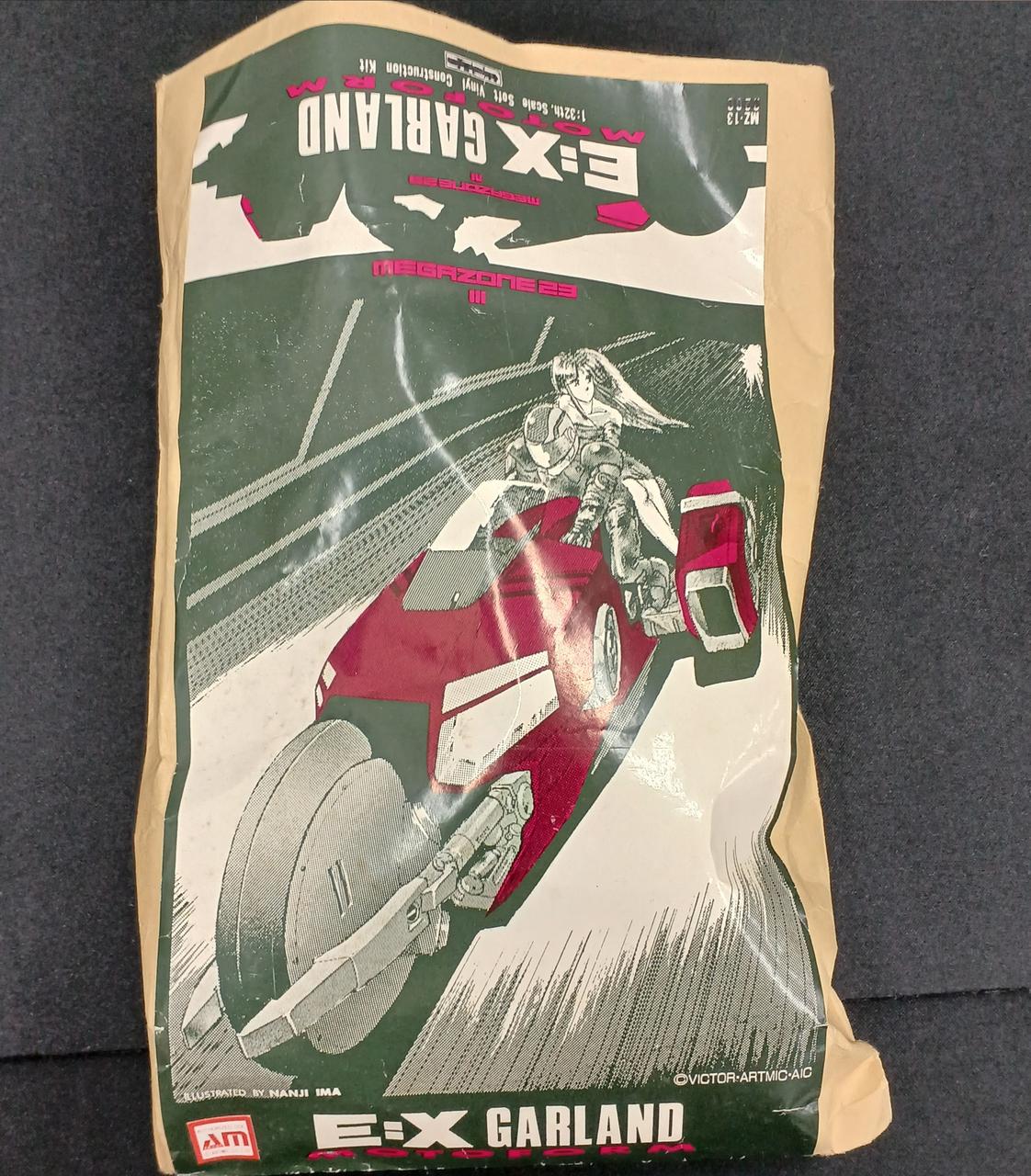 WAVE Megazone 23 1/32 Soft Vinyl Kit E:X Garland Motoform - Banzai Thrifting | BanzaiHobby