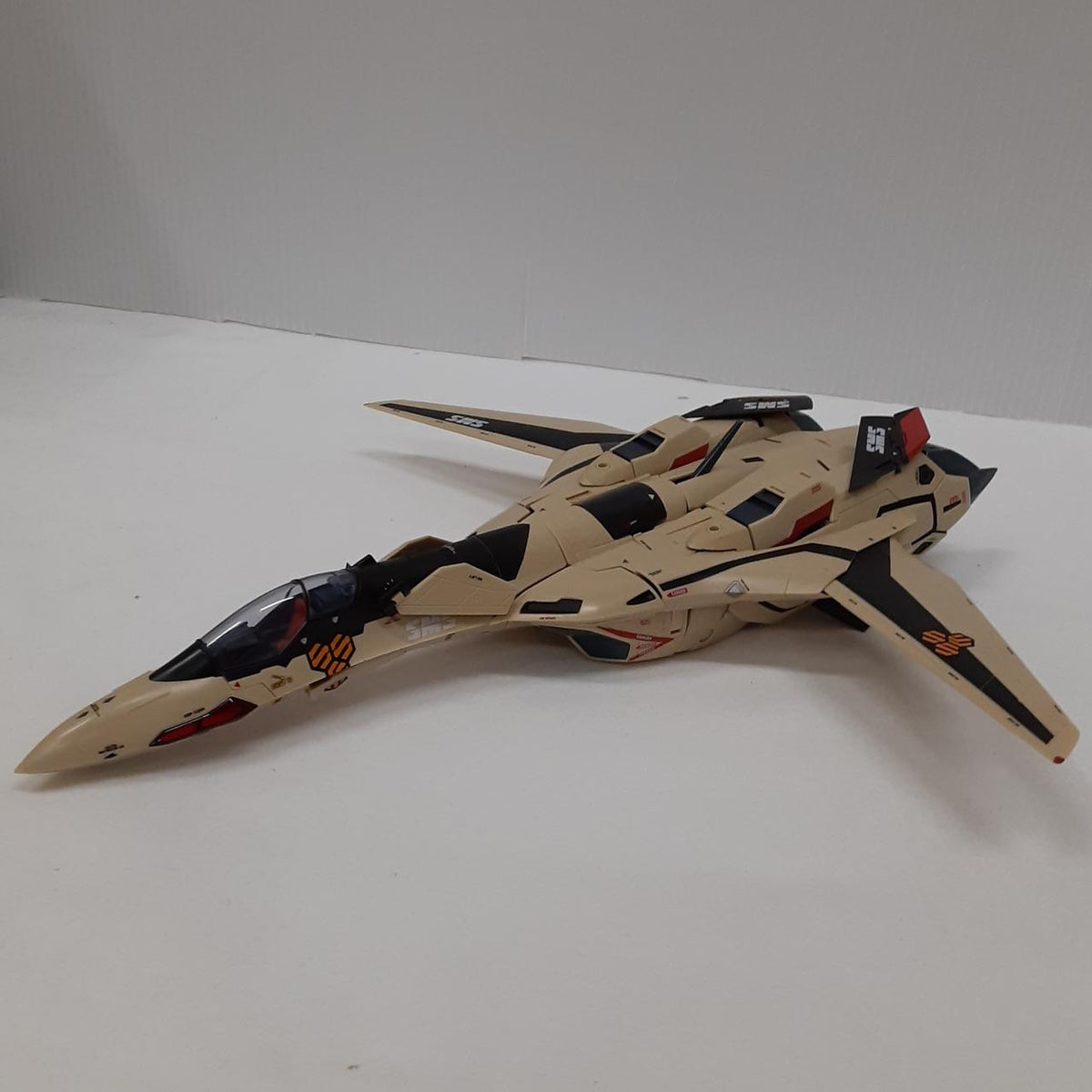 BANDAI DX Chogokin VF-19 Advance