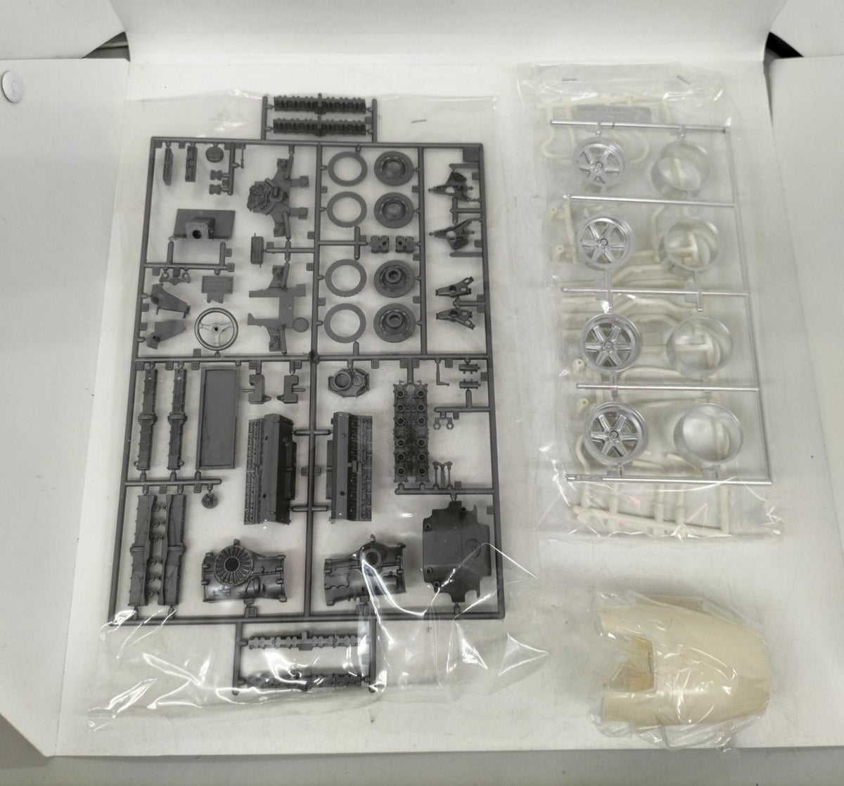 Tamiya 1/12 Honda F-1 - Banzai Thrifting | BanzaiHobby