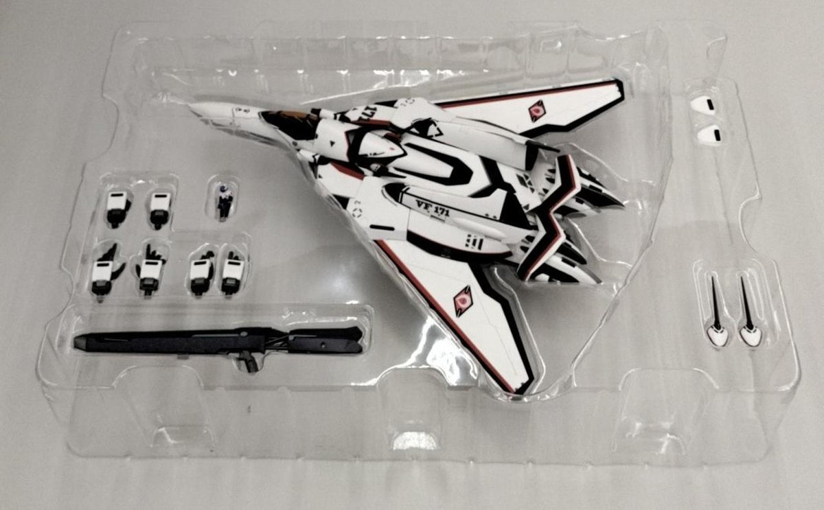 Bandai DX Chogokin VF-171-EX Armored Nightmare Plus EX (Saotome Alto's Unit)