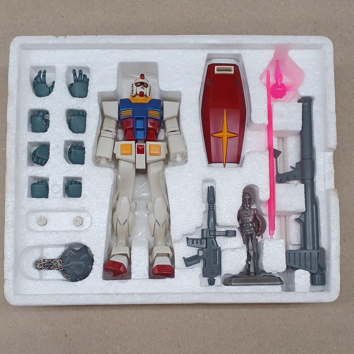 BANDAI Chogokin GD-16 Mobile Suit RX-78-2 Gundam Mobile Suit Gundam - Banzai Thrifting | BanzaiHobby