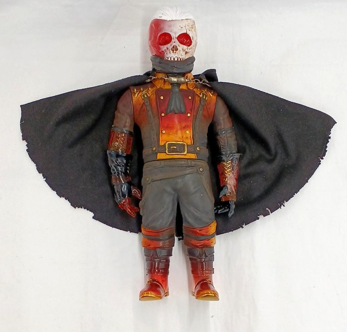Wispertown Sofubi Van Helsing