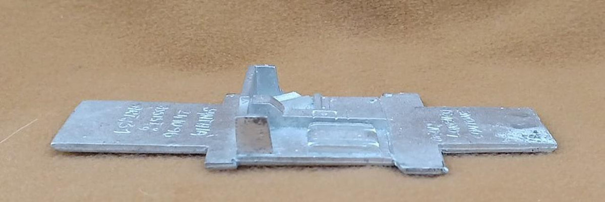 RACING43 1/43 Metal Kit BETA MONTECARLO TURBO MARTINI - Banzai Thrifting | BanzaiHobby