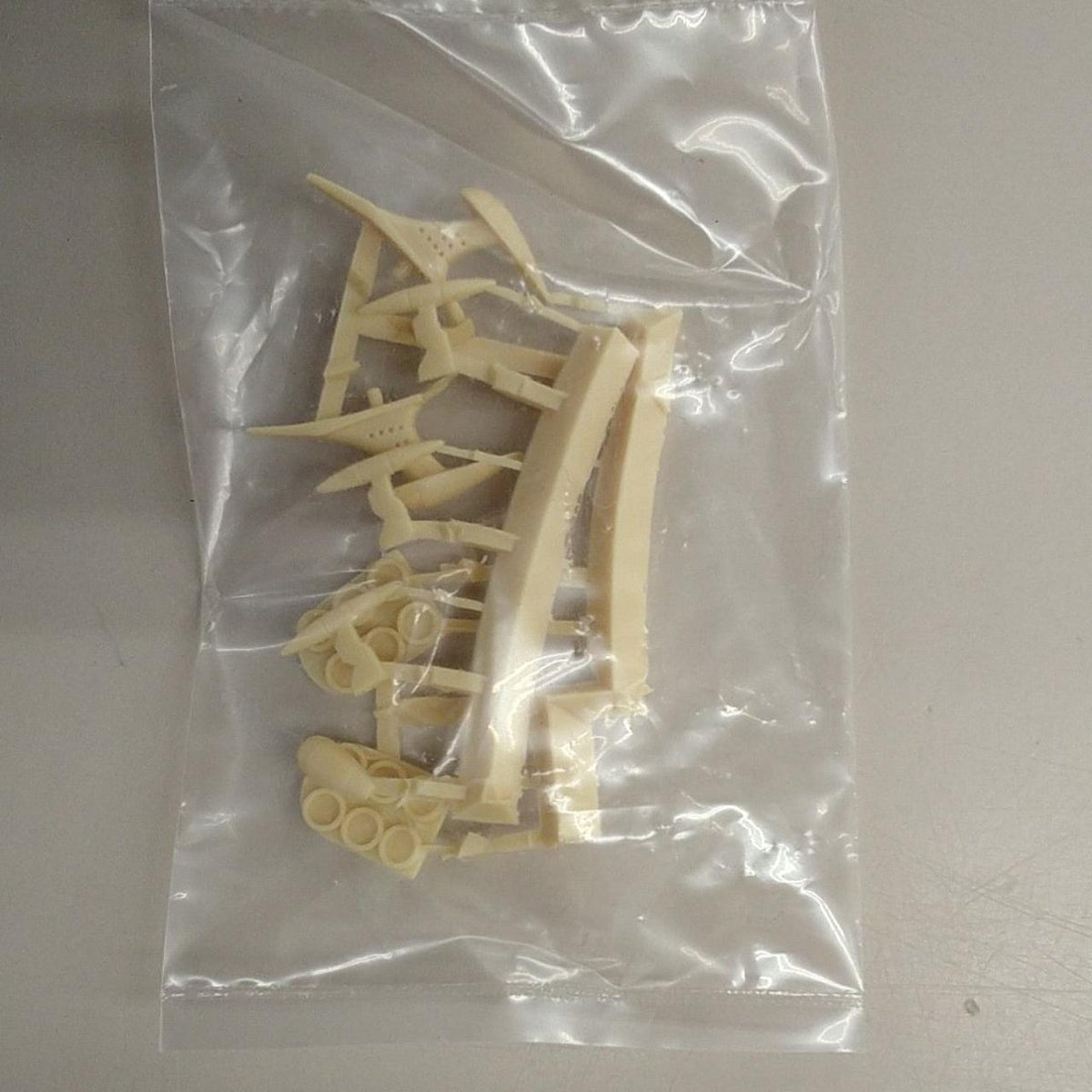 Ndoparaya Plastic Model Giant Transport Ship Garage Kit - Banzai Thrifting | BanzaiHobby