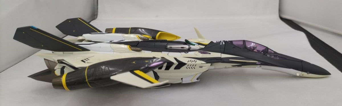 BANDAI DX Chogokin Macross YF-29 Durandal Valkyrie