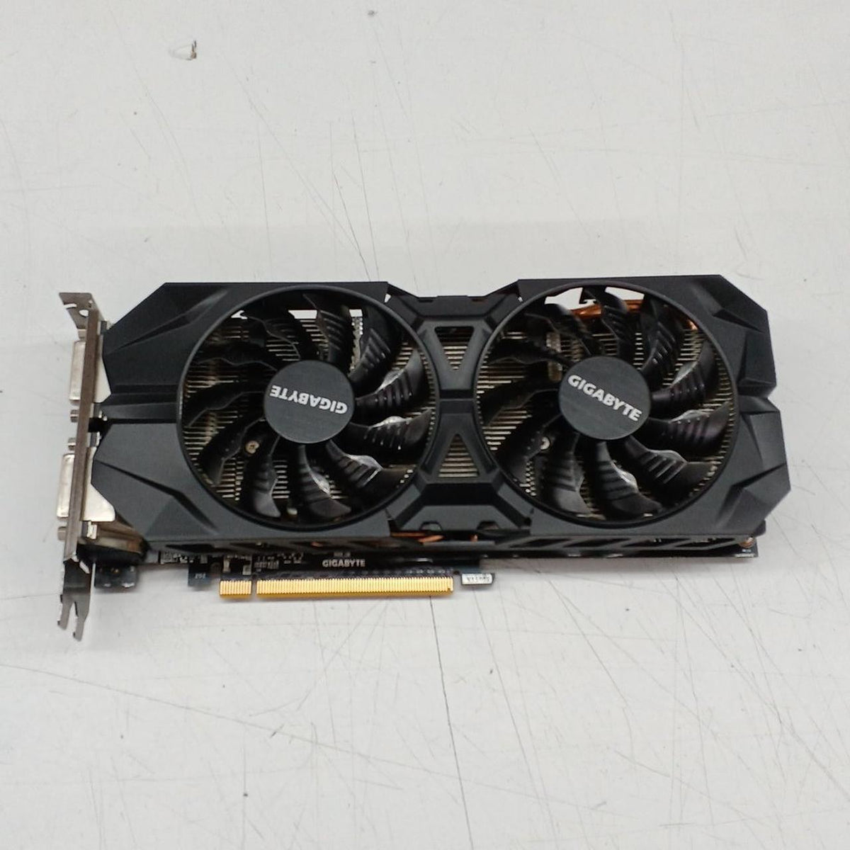 GIGABYTE Graphics Board: GEFORCE GTX960